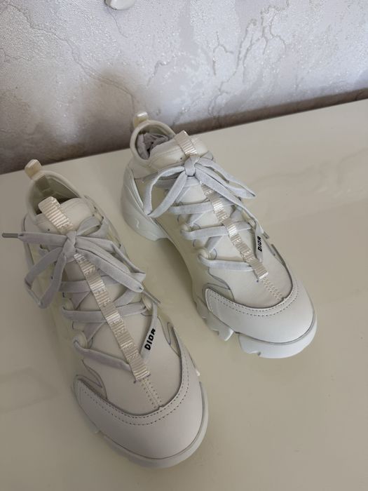 Продам кросівки Dior