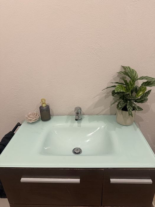 Movel wc com lavatorio e torneira