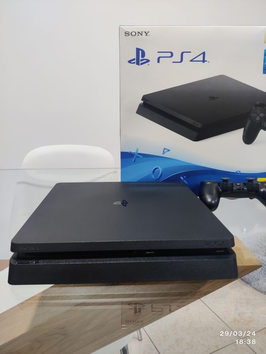 PlayStation 4 slim  , 500 gb