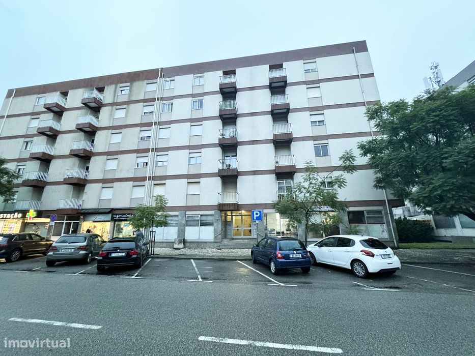 Apartamento T2 na Avenida Doutor Renato Araújo