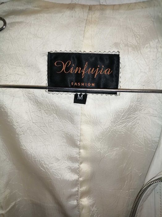 Продам кожанку білу
