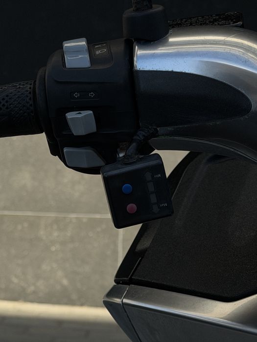 PIAGGIO X10 350 - Impecável!