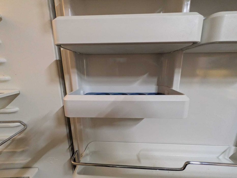 Vendo Peças para Combinado Bosch KGS 37320 - Prateleiras em Plástico