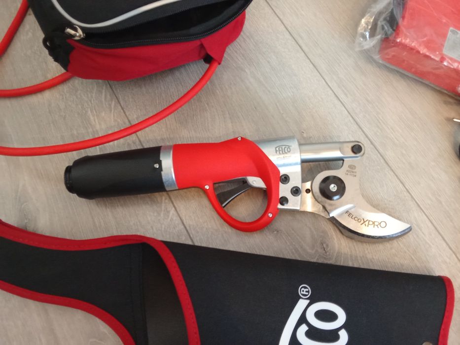 Felco 822 akumulatorowy sekator ogrodowy nowy oryginał cały komplet