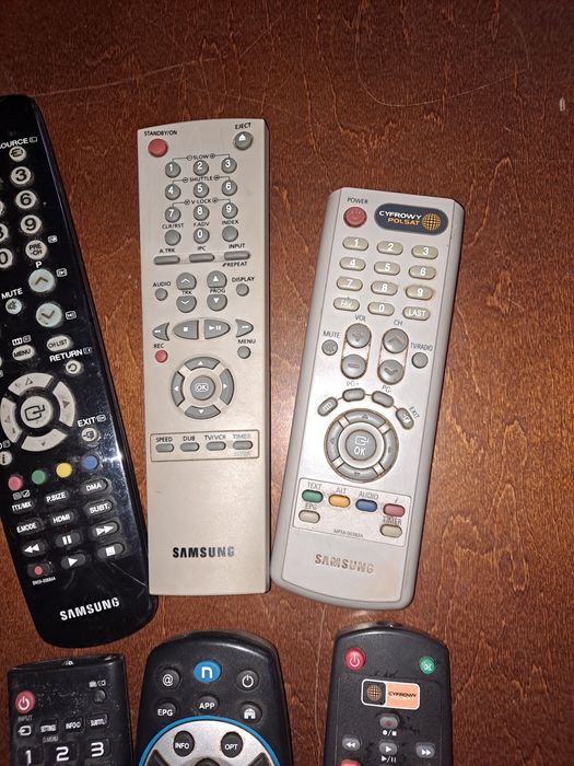 Piloty do tv i dekoderów