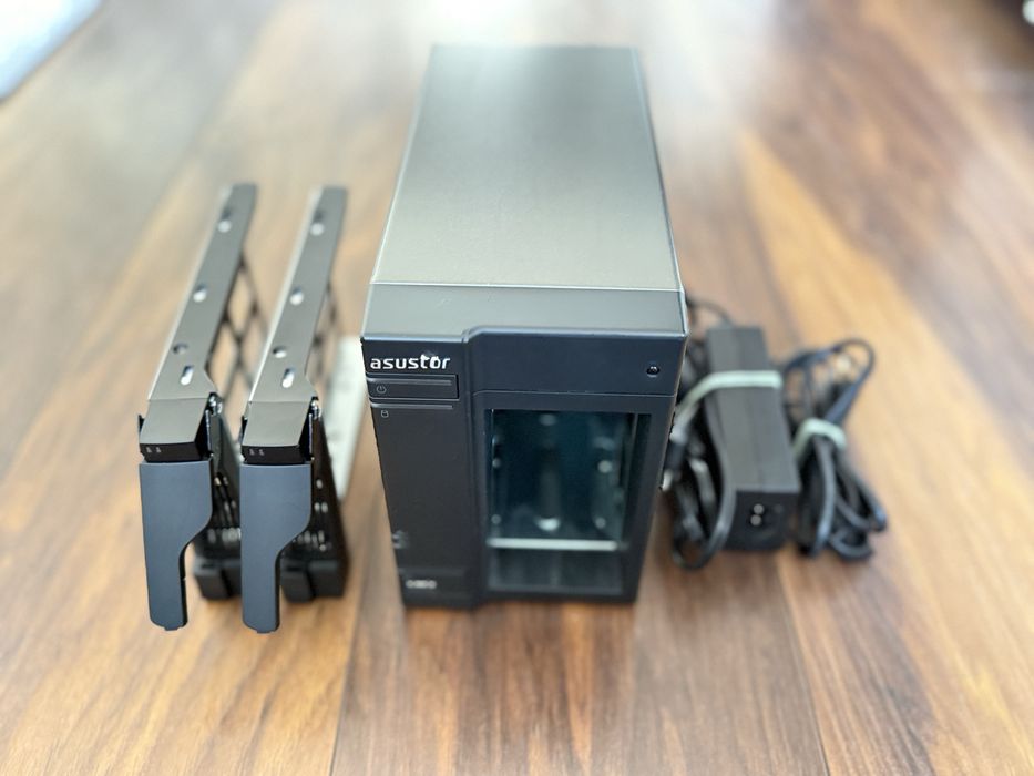 Serwer  Nas Asustor AS6102T