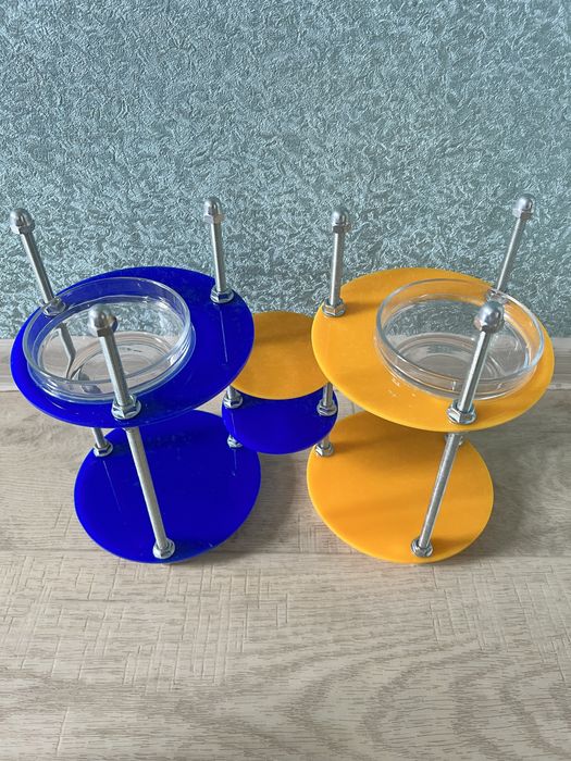 Стойки для собак. С мисками. Акрил