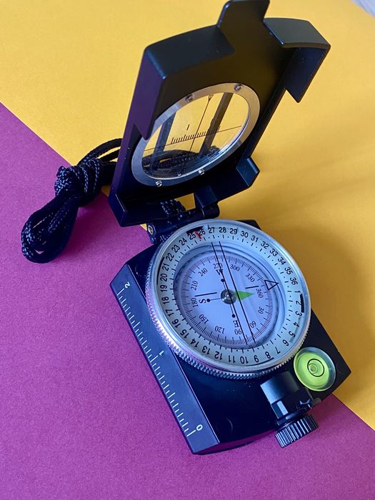 Busola, kompas namiarowy inklinometryczny pryzmatyczny