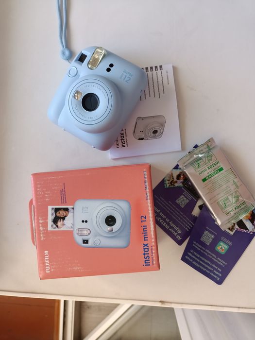 Фотокамера миттєвого друку Fujifilm Instax Mini 12