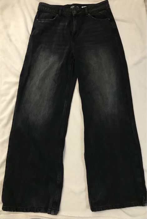 Czarne jeansy wide leg