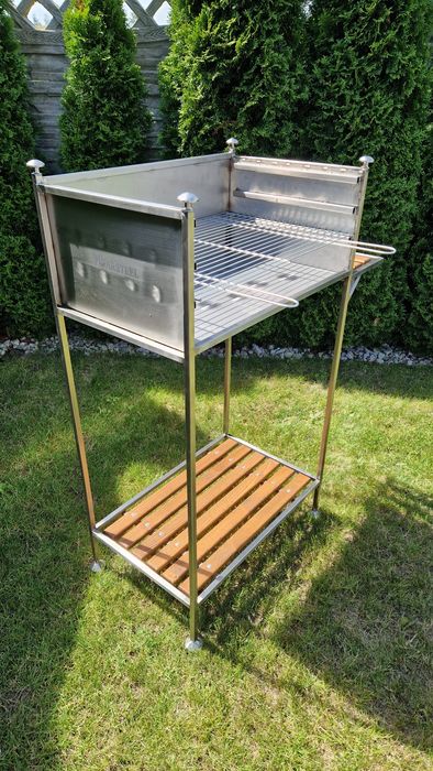 Grill ogrodowy ze stali nierdzewnej