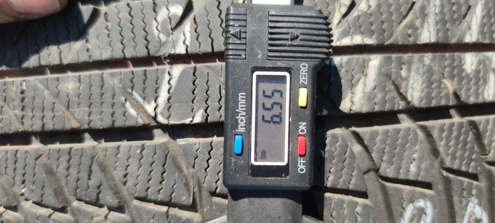 opony zima 225x40x18 BRIDGESTONE 2szt  400zl 2015r