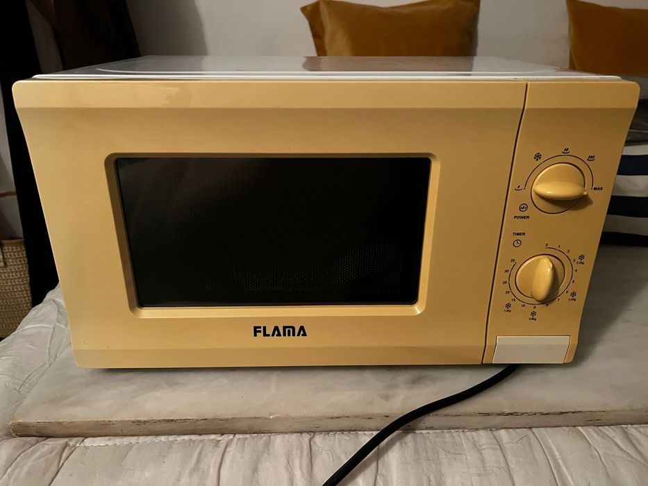 Microondas Flama 700W
