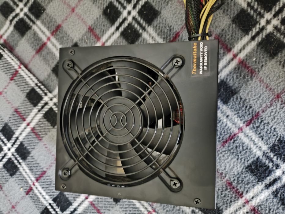 Thermaltake 530w,80plus.