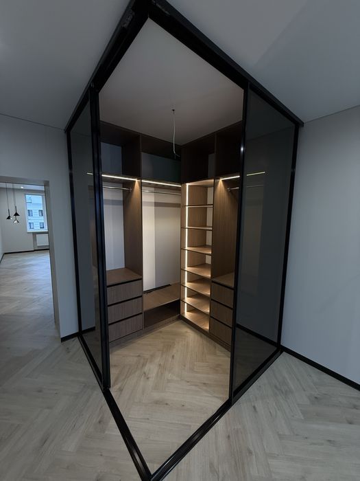 Велика однокімнатна квартира в центрі міста!Дизайнерський ремонт!