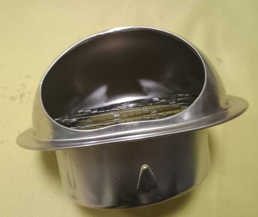 Защитный колпак от дождя на вытяжку в стене (см. все фото)