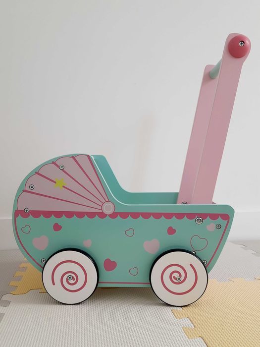 Drewniany wózek dla lalki