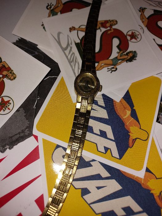 продам женские часы " Чайка"