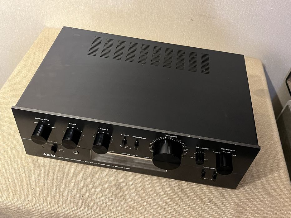 Красивый японский HI-FI усилитель AKAI AM-2350