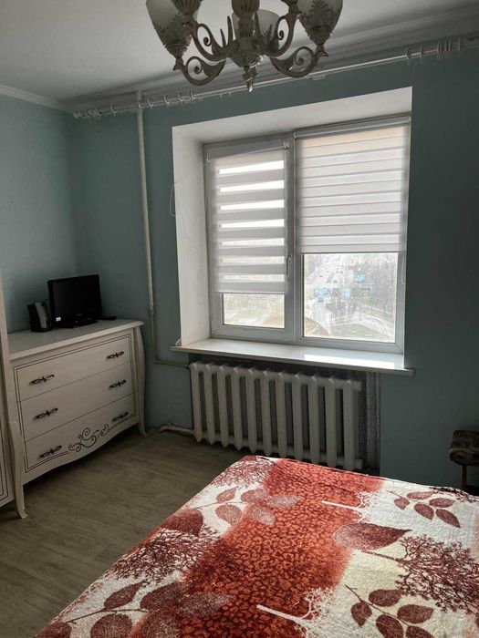 Оренда 2-х кімнатної квартири в Центрі міста, нормальний житловий стан, в наявності меблі та техніка, необхідна інфраструктура поруч. ЗСУ + - View 5