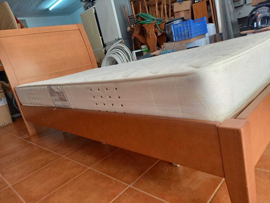 Cama em Madeira Individual