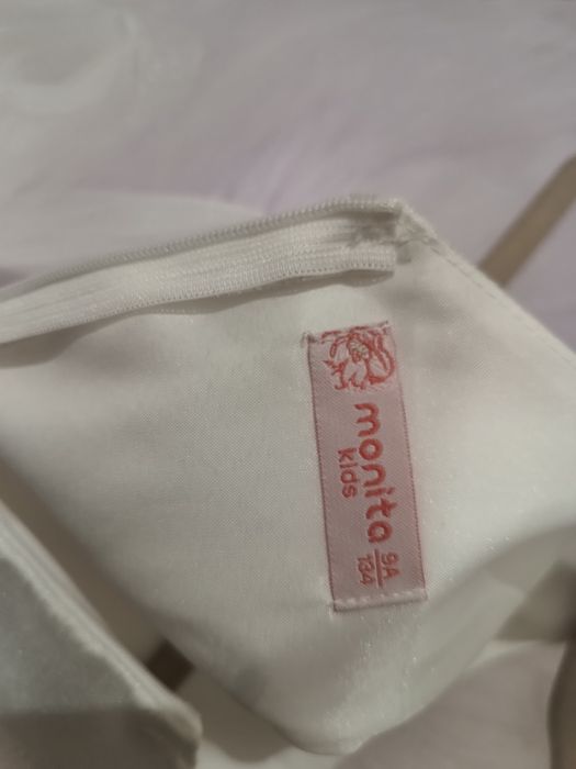 Suknia,  rozmiar 134 .   Na kole.