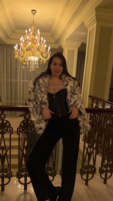 Корсет з твердими чашками класичний на блискавці