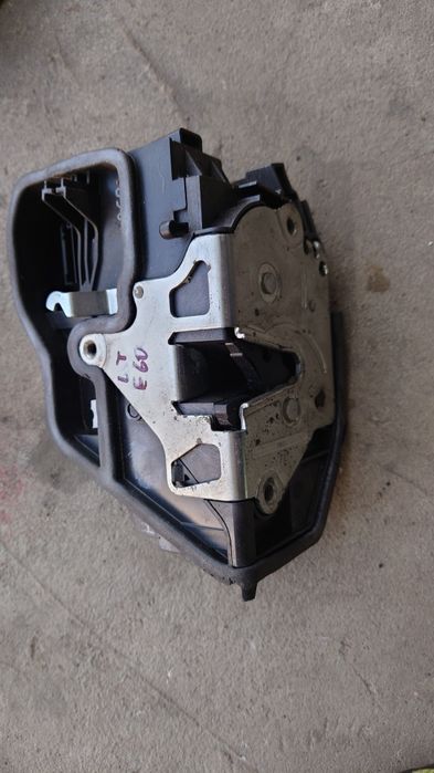 BMW E60 E90 e87 zamek drzwi lewy tyl
