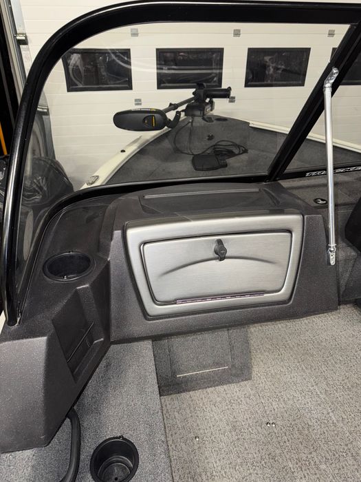 Tracker Pro Guide V16 Łódka wędkarska aluminiowa USA Mercury 60KM 2021