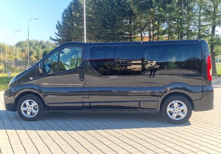 Renault Trafic 2.0 dCi 115 FAP Grand Passenger Black Edition