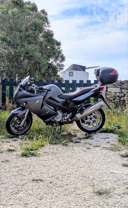 BMW F800 ST - oferta de 2 pneus à escolha