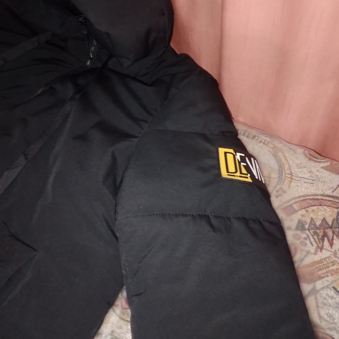 Продам гарну подовжену зимову курточку