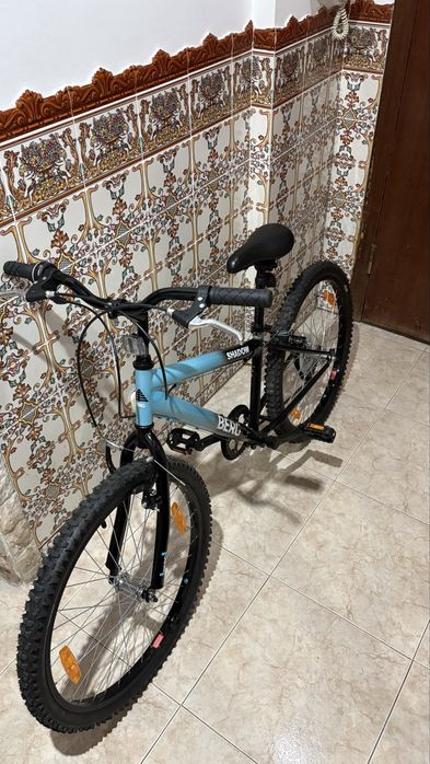 Shadow Roda 24'' 8-10 Anos Azul e Preta Berg