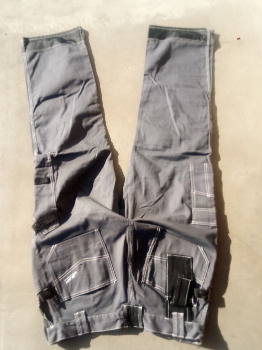 Mocne spodnie robocze nowe