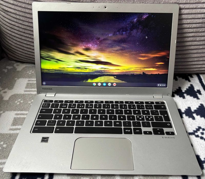 Laptop Toshiba Chromebook CB30-B-103 SkullCandy + Ładowarka Toshiba