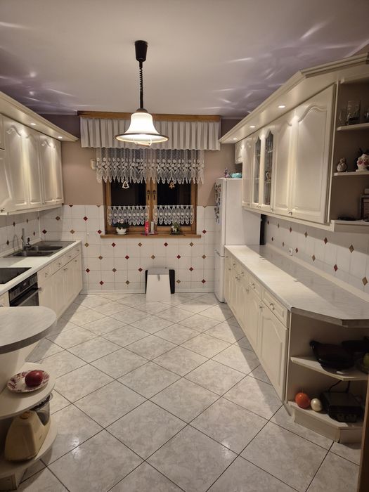 Zestaw mebli kuchennych wraz ze sprzętem