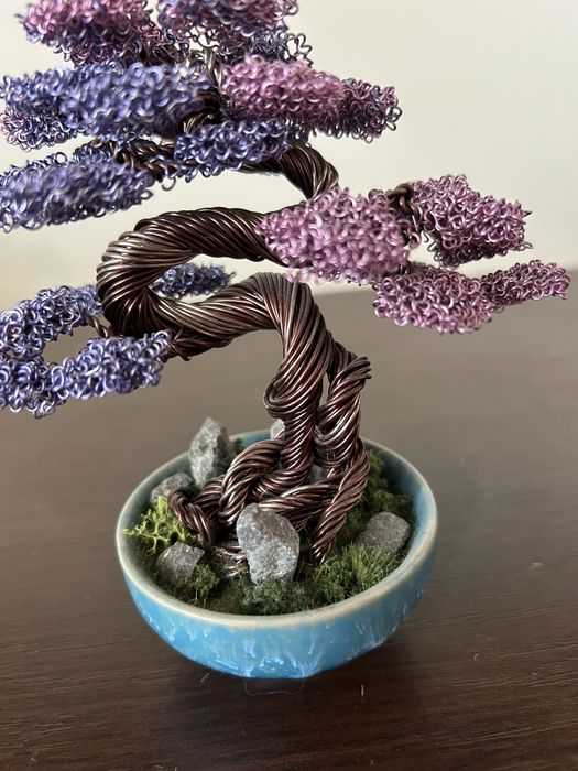 Ręcznie wykonane drzewko bonsai z drutu