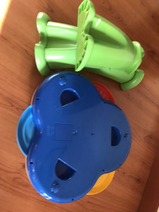 Brinquedo chicco educativo (ingles e portugues)