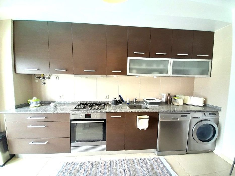 Apartamento T2 para arrendar ao ano, condomínio com piscina e lugar...
