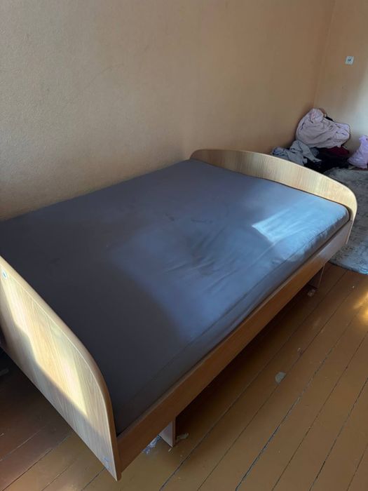 Продам старі меблі самовивозом