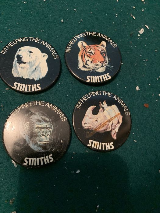 Lote de pins antigos e recentes