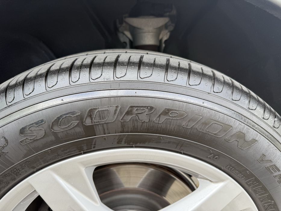 Оригінальний комплект шин 235/60 R18 та дисків AUDI Q5