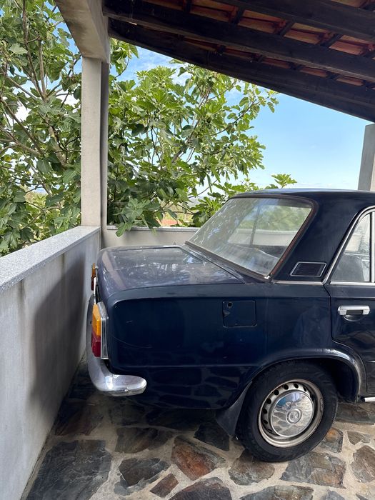 Fiat 124 de 1974 para restaurar