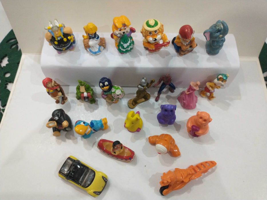 Figurki Kinder Niespodzianka 22szt