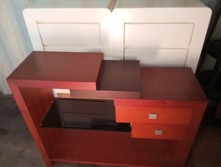 Lote de 4 móveis
