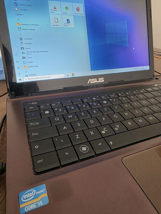 Portátil Asus i5 8GB 750GB