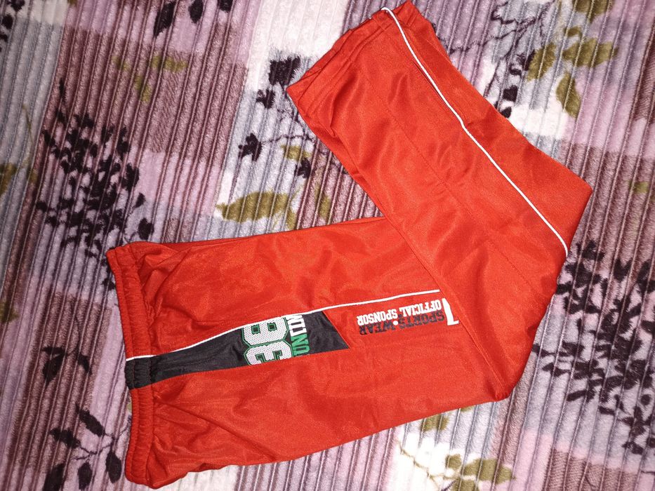 Новые спортивные штаны на 12-14 лет