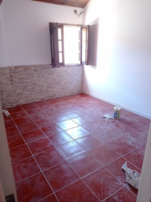 Casa T2 em quinta com outras casas