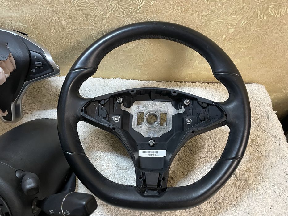 Руль,гітара,подушки салону з патронами,шлейф, Tesla model S 85D,315л/с