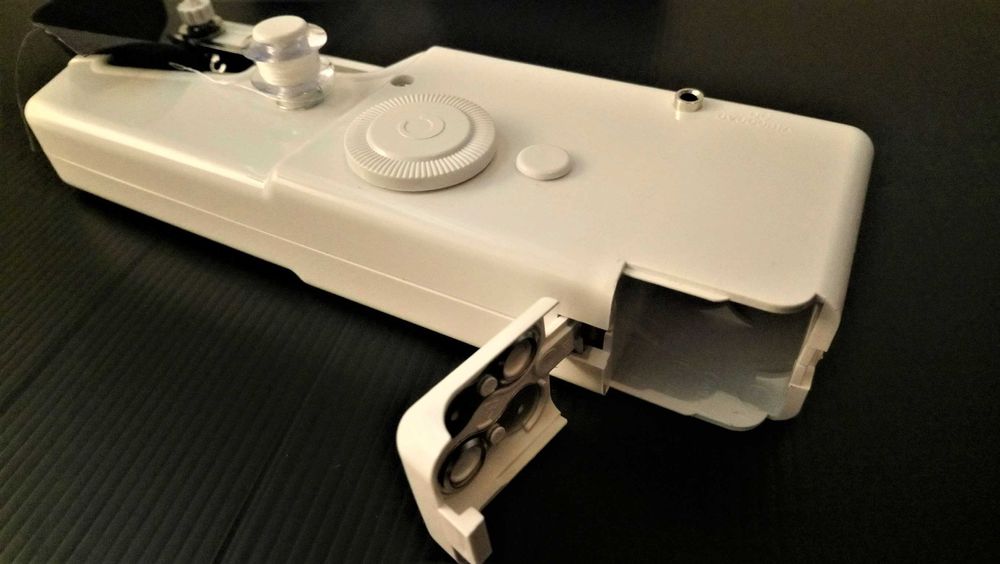 Mini máquina de costura portátil